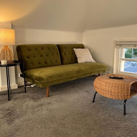 Lovely 1-Bedroom Flat In St Leonards On Sea Kültér fotó